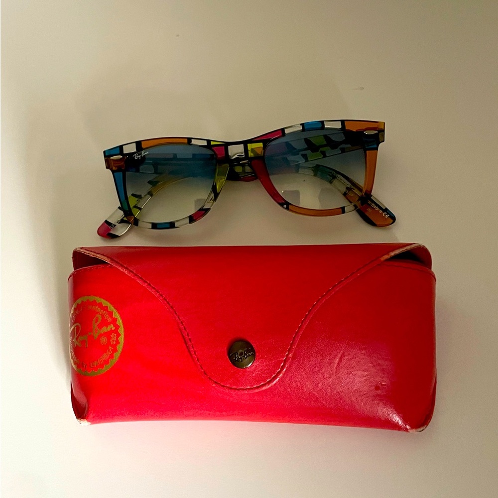Ray-Ban Authentic Wayfarer Sunglasses RAINBOW/BLACK color original packaging